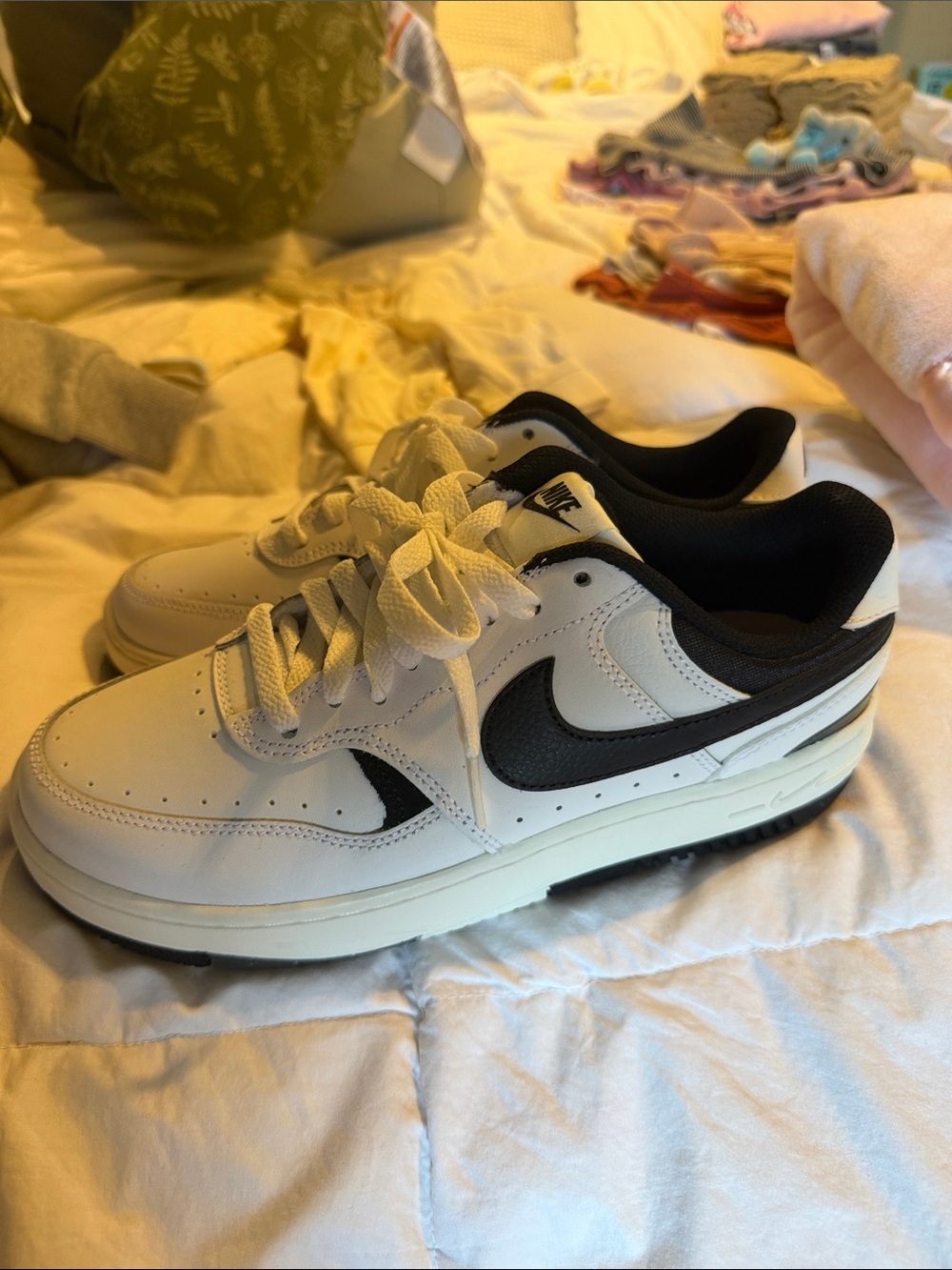 Women’s Nike Gamma Force sneakers White and Black Platform Low-Top